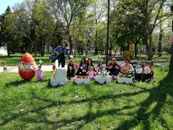 Великденска украса на парка в с. Трудовец