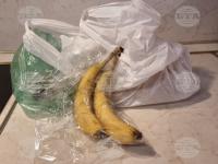 Създайте си навик да пазарувате с торби за многократна употреба, не е нужно бананите да се слагат в найлонов плик, съветват